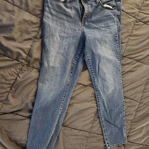 Universal Thread Women's Skinny Jeans in Light Blue Denim